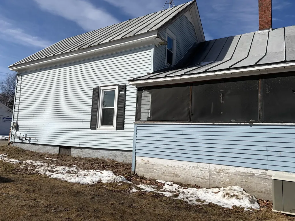 10 Madison Street Anson ME 04958