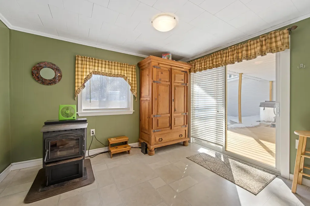 49 North Street Newport ME 04953