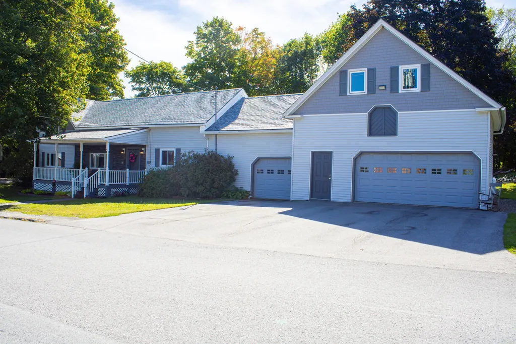 49 North Street Newport ME 04953