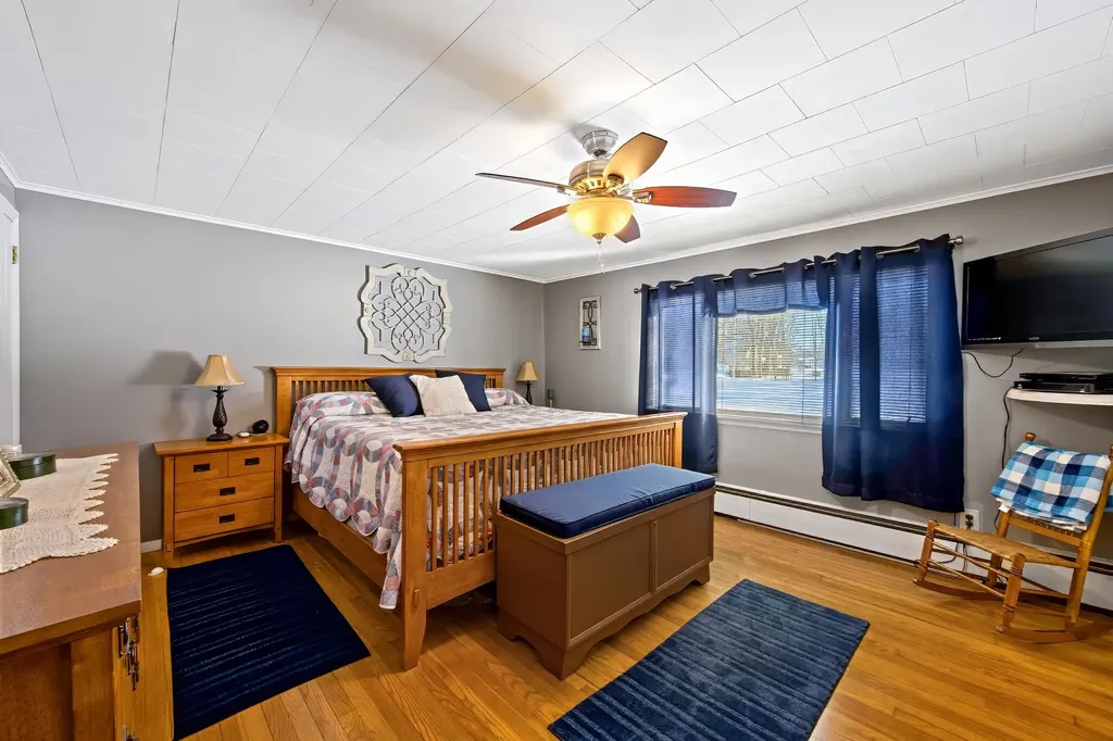 49 North Street Newport ME 04953