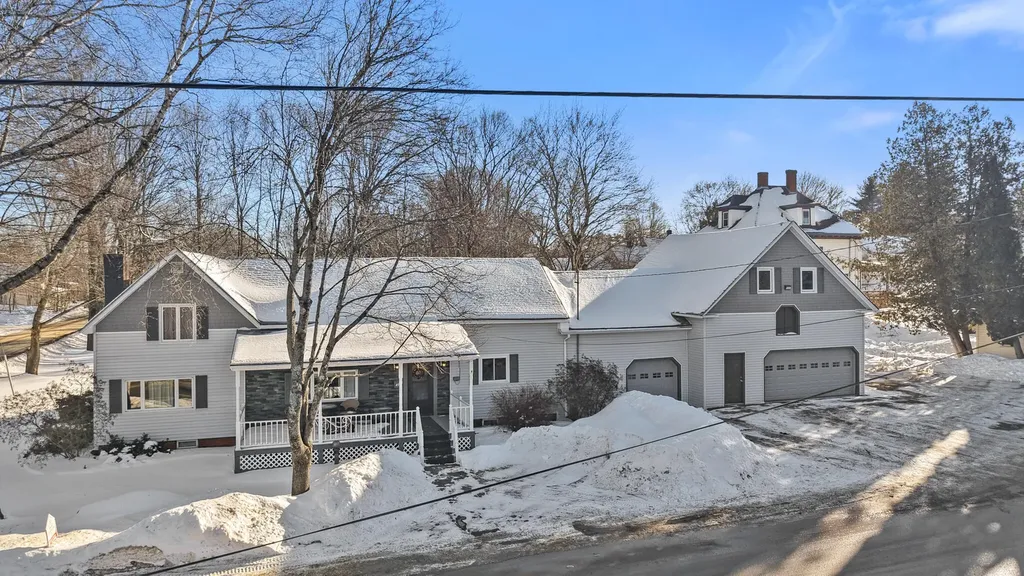 49 North Street Newport ME 04953