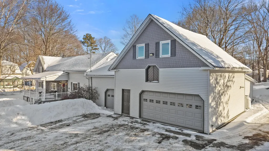 49 North Street Newport ME 04953