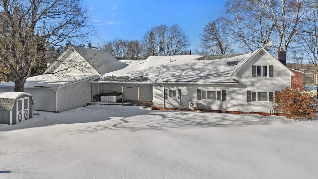 49 North Street Newport ME 04953