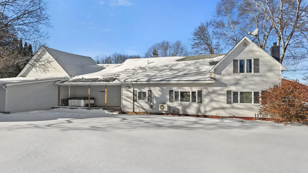 49 North Street Newport ME 04953