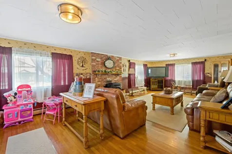 49 North Street Newport ME 04953