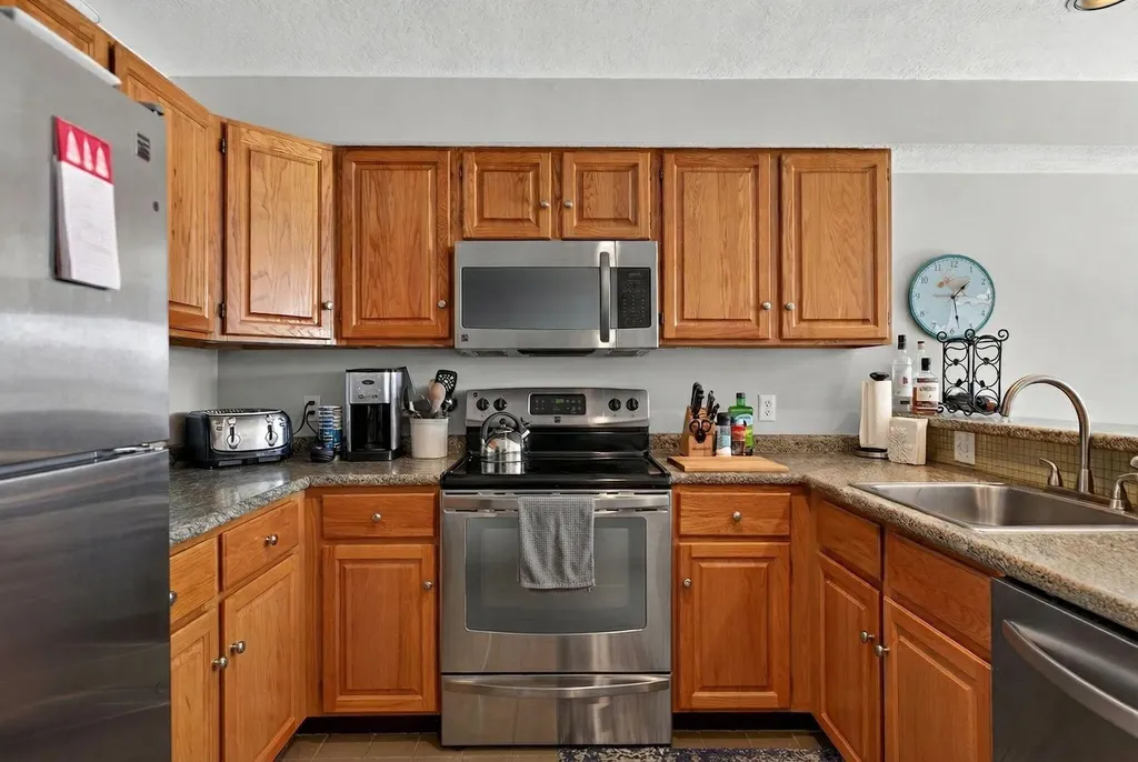 159 Ski View Drive Newry ME 04261