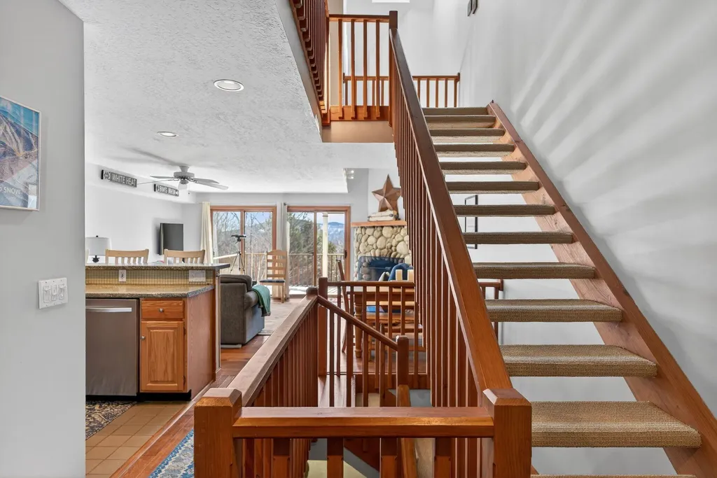 159 Ski View Drive Newry ME 04261