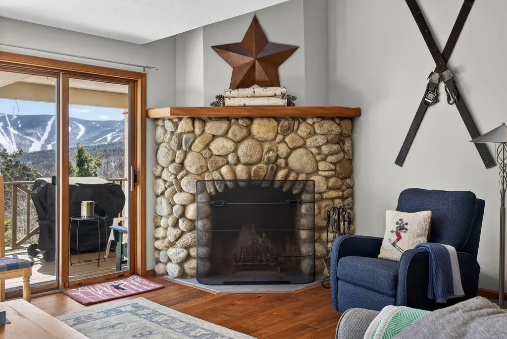 159 Ski View Drive Newry ME 04261
