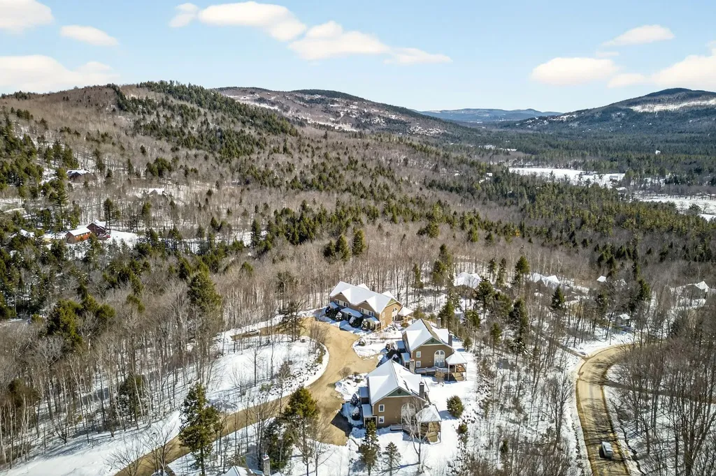 159 Ski View Drive Newry ME 04261