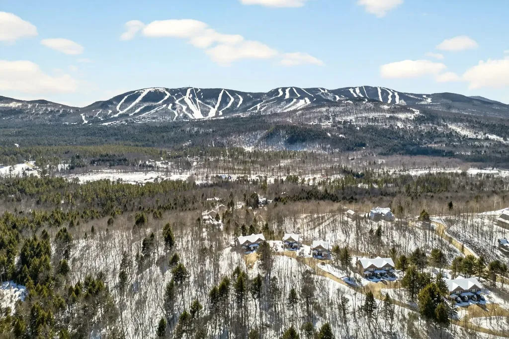 159 Ski View Drive Newry ME 04261