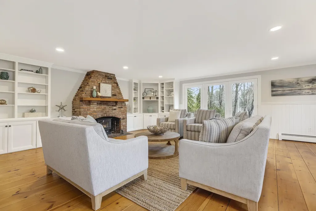 10 Shore View Drive Yarmouth ME 04096