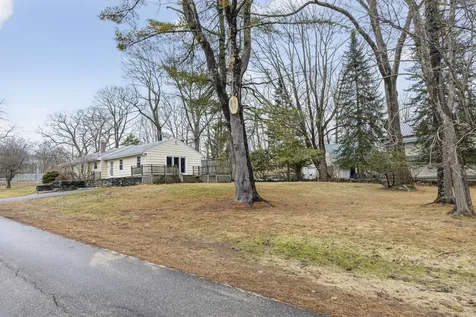 10 Shore View Drive Yarmouth ME 04096
