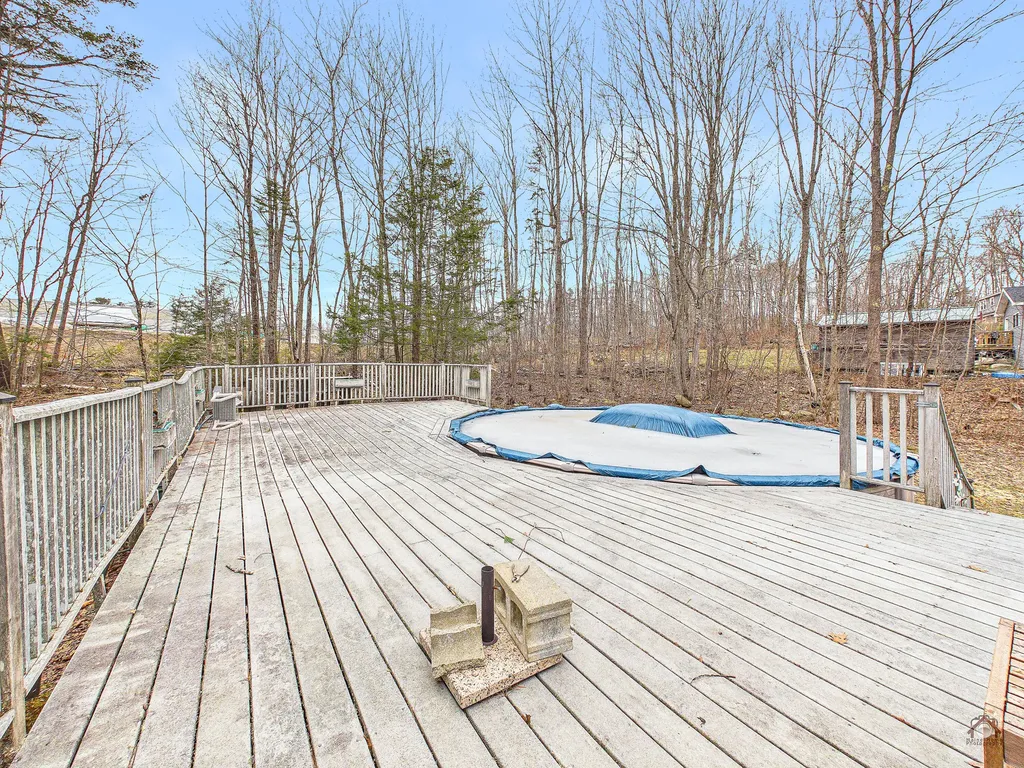 20 Pinewood Drive Wiscasset ME 04578