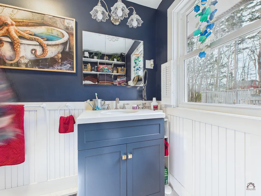 20 Pinewood Drive Wiscasset ME 04578