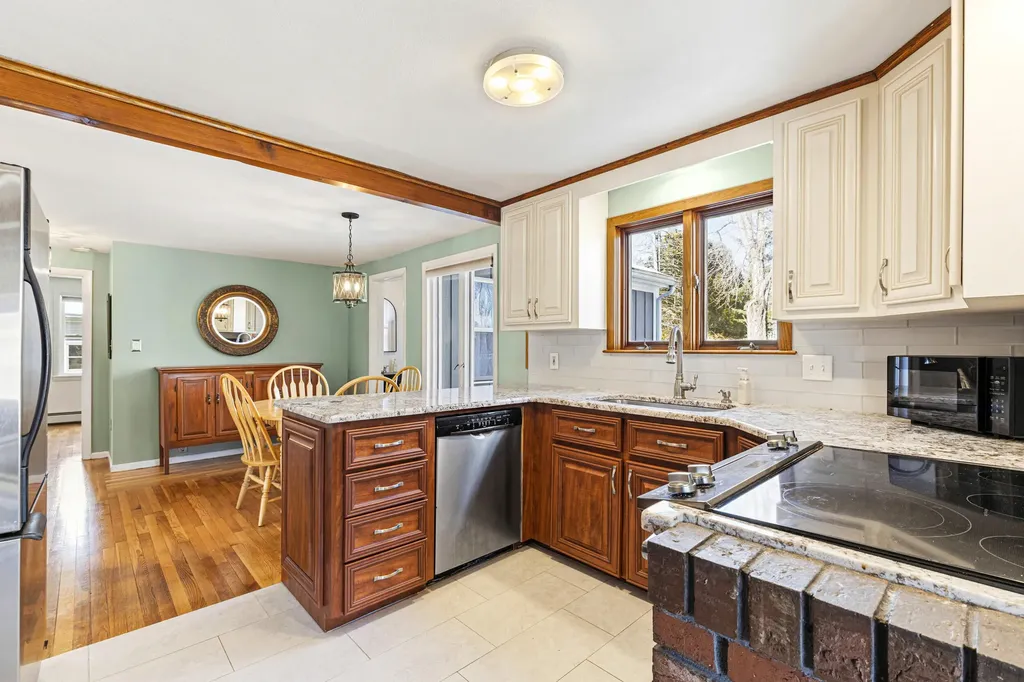 3 Willow Lane Cumberland ME 04021