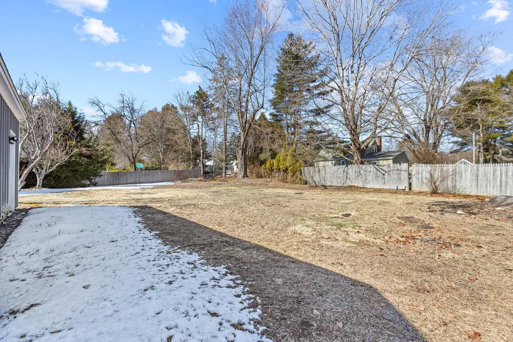 3 Willow Lane Cumberland ME 04021