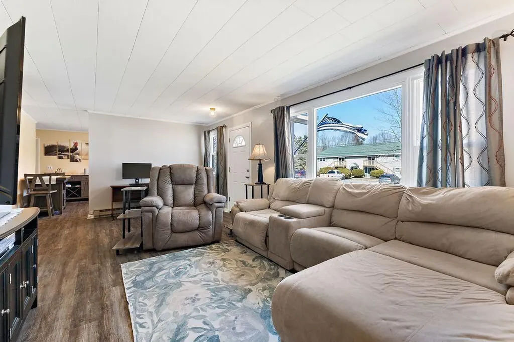 12 Mcdonald Avenue Ellsworth ME 04605