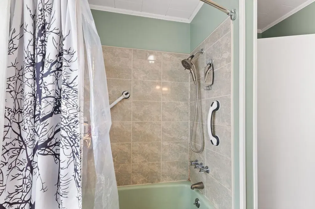12 Mcdonald Avenue Ellsworth ME 04605