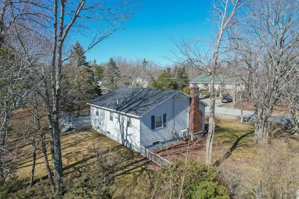 12 Mcdonald Avenue Ellsworth ME 04605