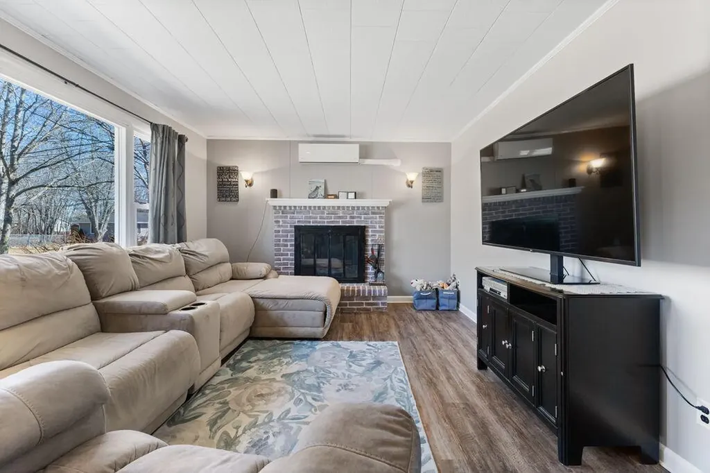 12 Mcdonald Avenue Ellsworth ME 04605