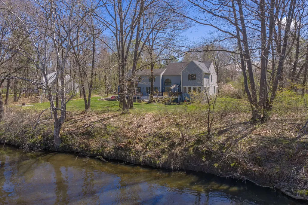 20 Island Park Yarmouth ME 04096