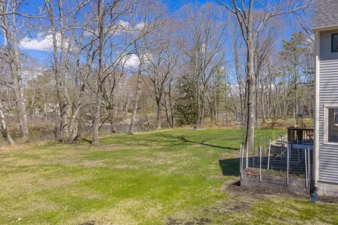 20 Island Park Yarmouth ME 04096