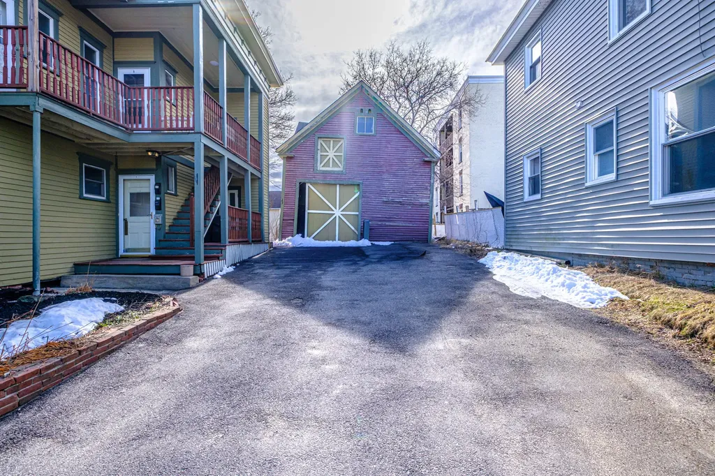 63 3rd Street Auburn ME 04210
