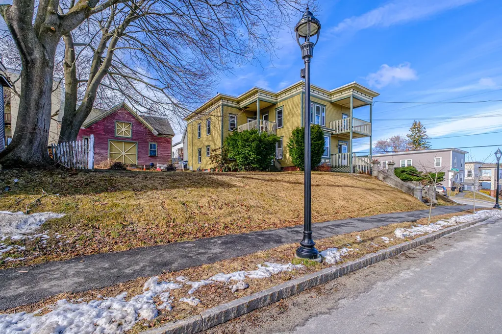 63 3rd Street Auburn ME 04210