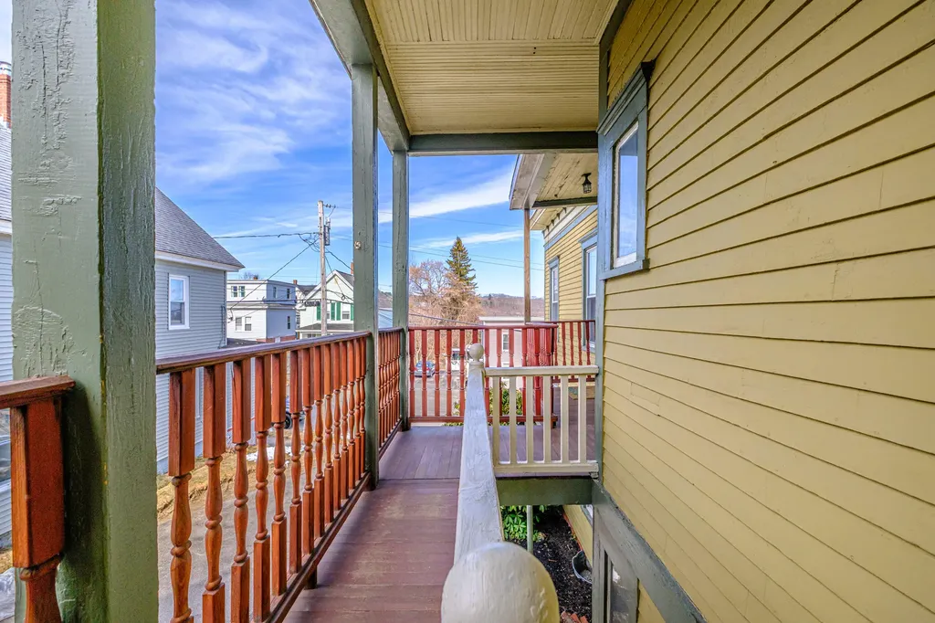 63 3rd Street Auburn ME 04210