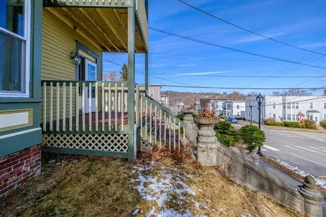 63 3rd Street Auburn ME 04210