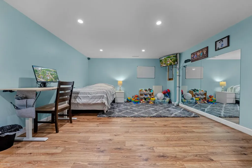 70 Ridgeland Avenue South Portland ME 04106