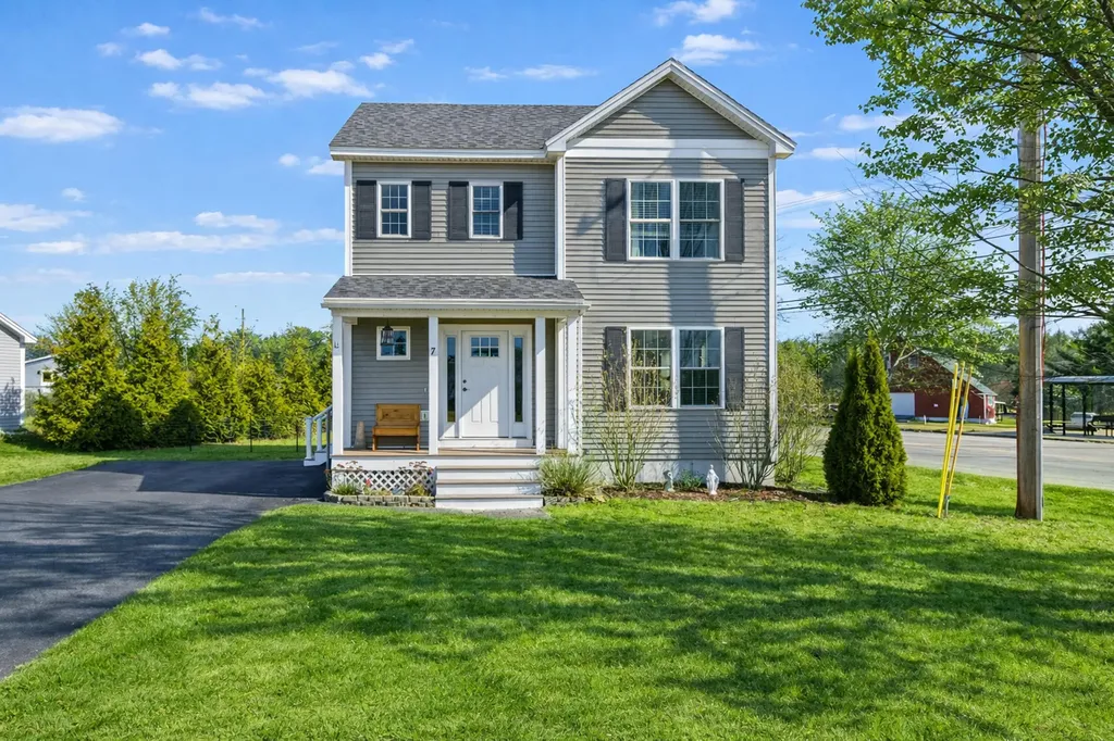 7 Blue Spruce Farm Road Westbrook ME 04092