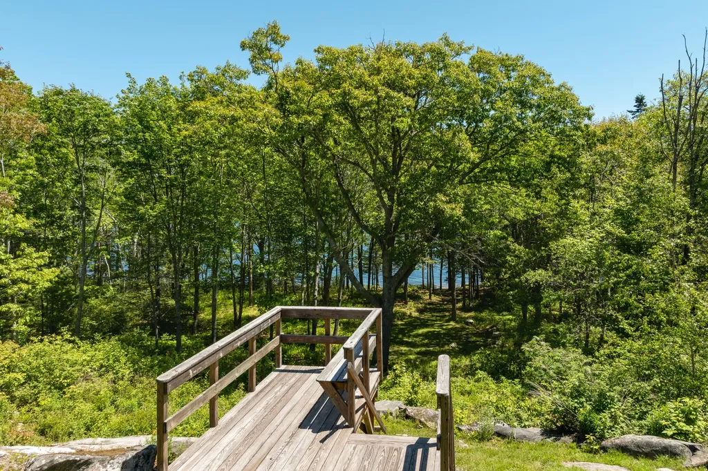 153 Back Shore Road Bristol ME 04564