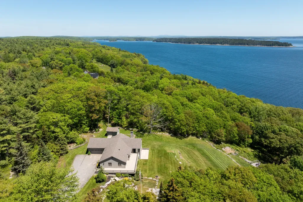 153 Back Shore Road Bristol ME 04564