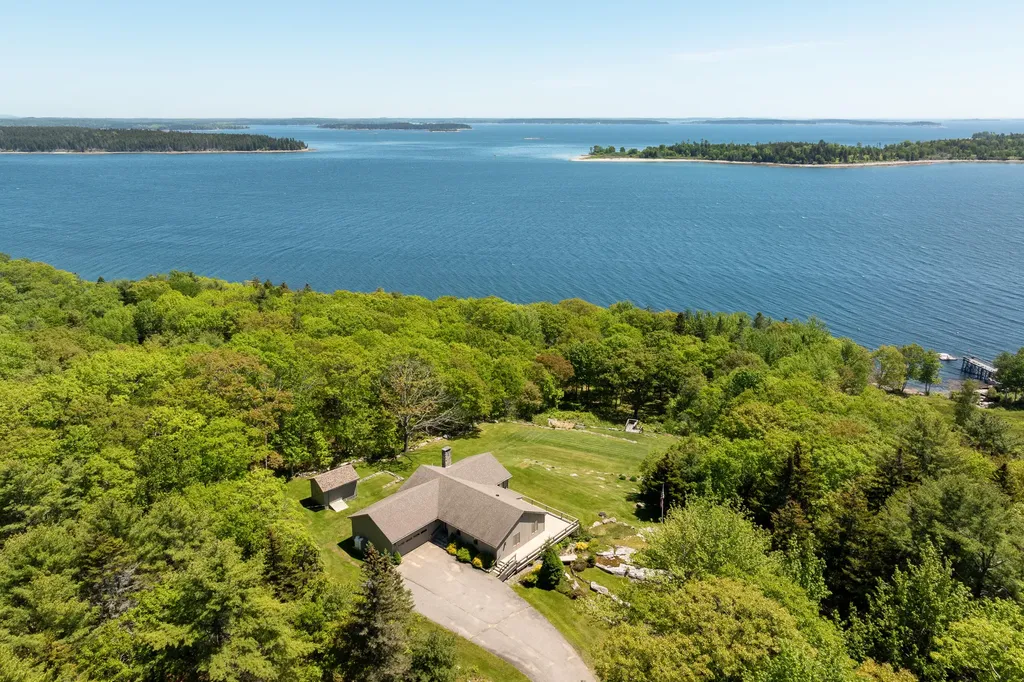 153 Back Shore Road Bristol ME 04564
