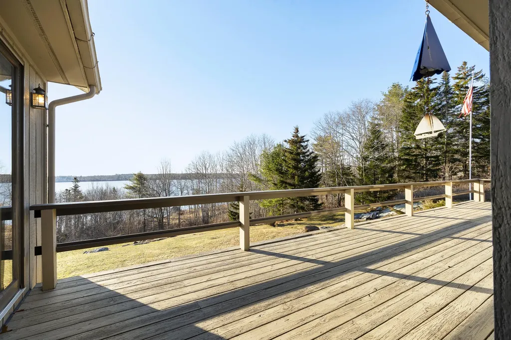 153 Back Shore Road Bristol ME 04564