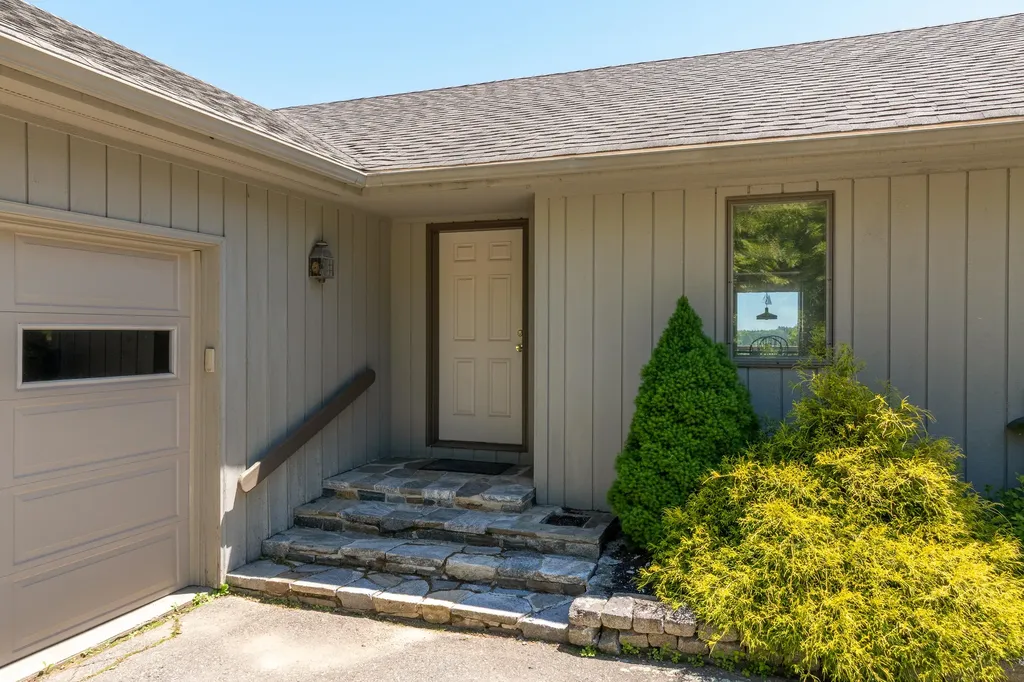 153 Back Shore Road Bristol ME 04564