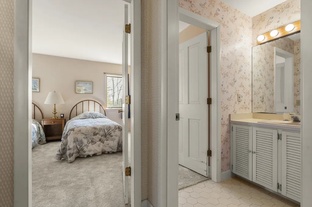 153 Back Shore Road Bristol ME 04564