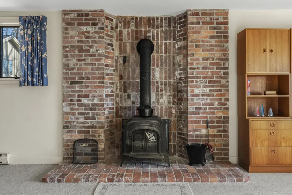 153 Back Shore Road Bristol ME 04564
