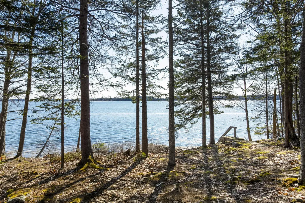 153 Back Shore Road Bristol ME 04564