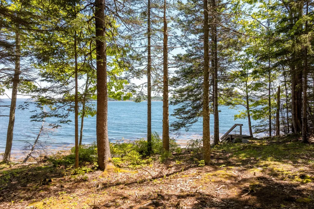 153 Back Shore Road Bristol ME 04564