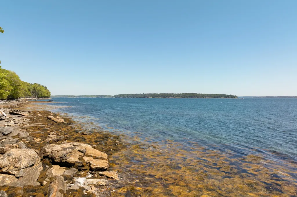 153 Back Shore Road Bristol ME 04564