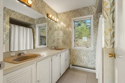 153 Back Shore Road Bristol ME 04564