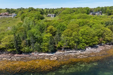 153 Back Shore Road Bristol ME 04564