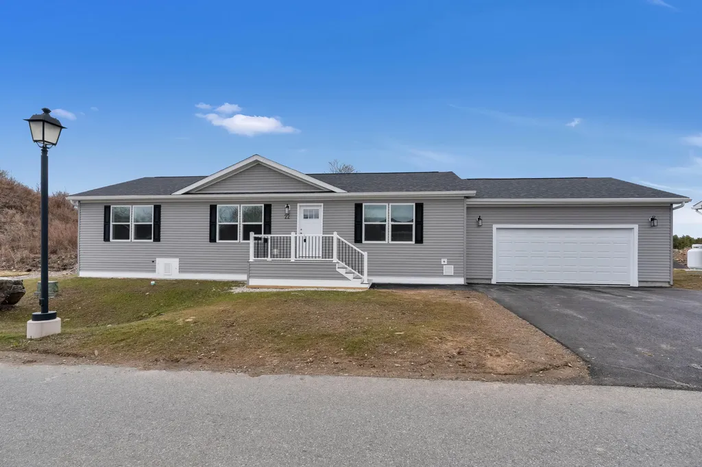 22 Colony Way Kittery ME 03904