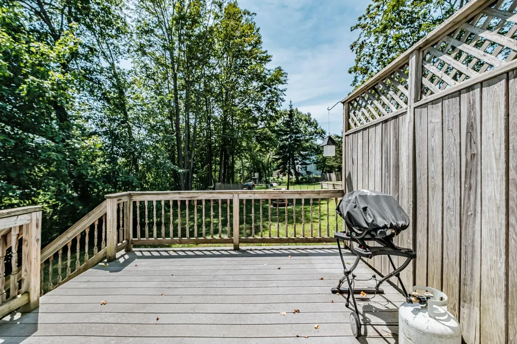 16 Caryn Drive Saco ME 04072