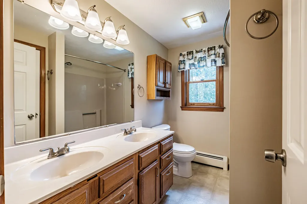 16 Caryn Drive Saco ME 04072