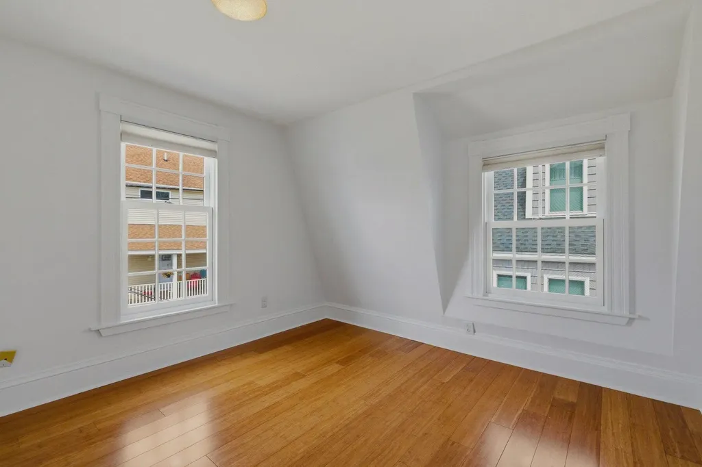 17 Commercial Street Kittery ME 03904