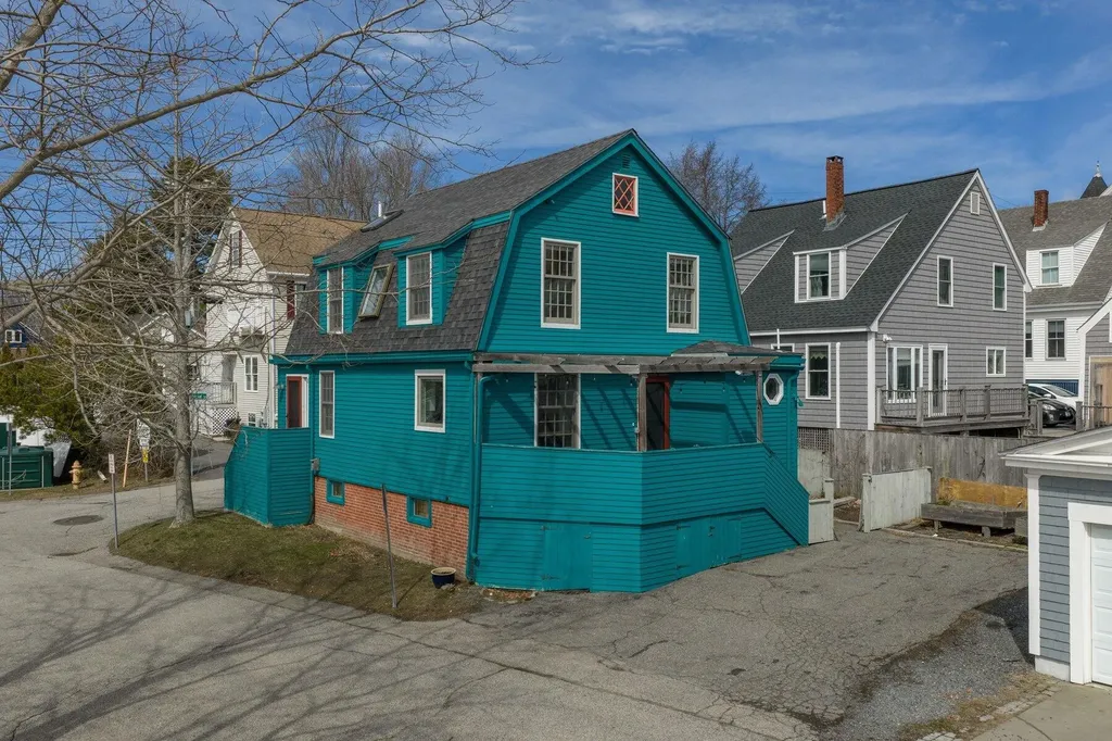 17 Commercial Street Kittery ME 03904