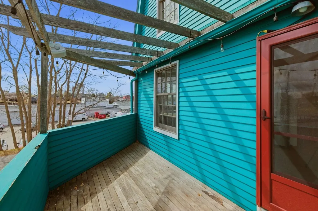 17 Commercial Street Kittery ME 03904